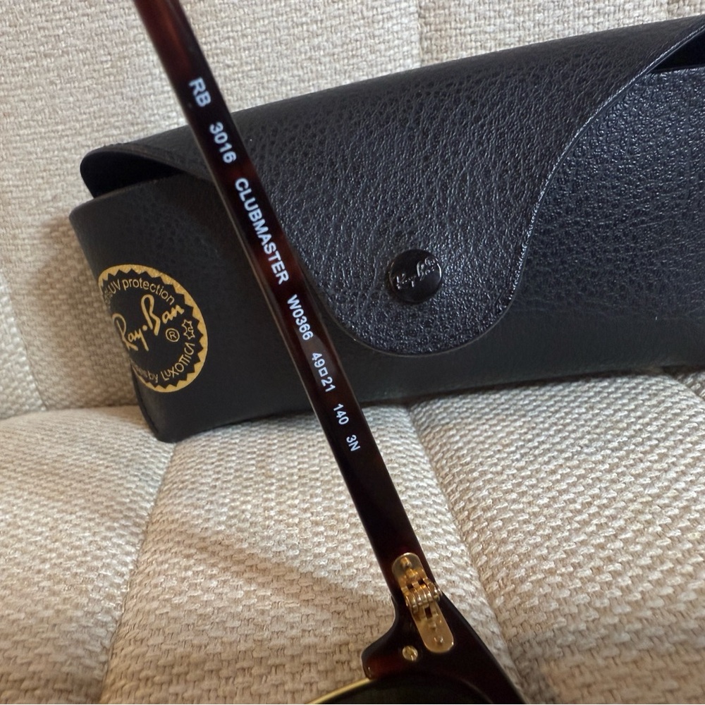 Ray-Ban RB3016 Clubmaster Unisex Sunglasses with Tortoise Frame and Polarized... - Picture 13 of 15